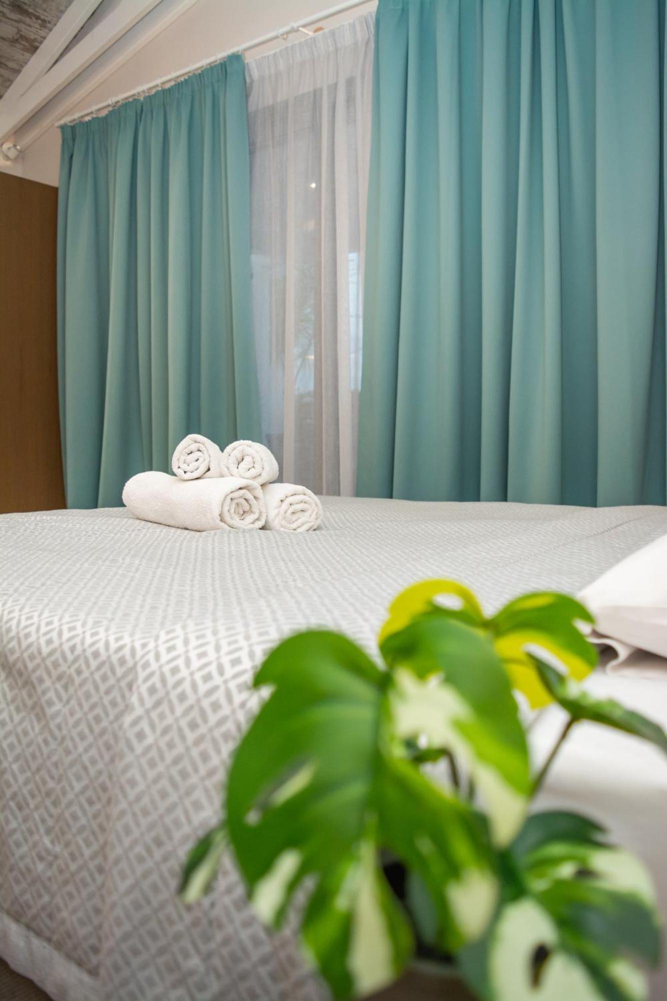 Hotel Golden Sun Néa Meságkala Eksteriør bilde